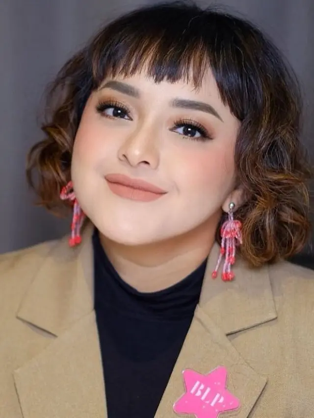 Para Kreator Kecantikan yang Sukses Mendirikan Brand Sendiri, dari Huda Kattan hingga Tasya Farasya