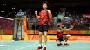  Pasangan Indonesia, Tontowi Ahmad/Liliyana Natsir, mengukir rekor baru pada ajang Olimpiade Rio de Janeiro 2016. Mereka menjadi ganda campuran pertama Merah Putih yang merebut medali emas. (Reuters/Mike Blake)