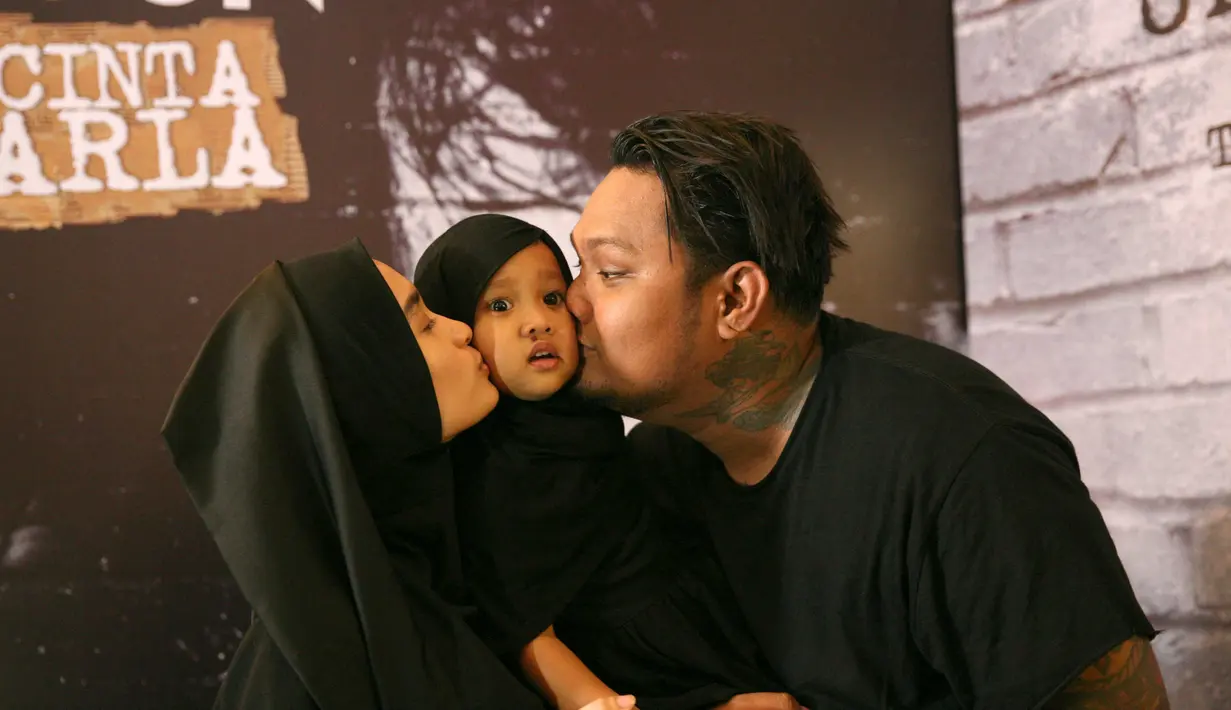 "Ngaji kalau sempat, disempat-sempatkan, tapi yang penting kan salat ya. Kalau salat kan bisa di mana saja ketika waktunya. Kalau kajian gini insyaallah ada teman-teman dan ulama bisa ditanya lewat socmed soal masalah hidup," kata Virgoun.