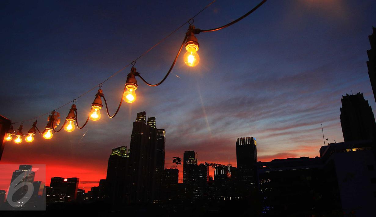 Pesona Langit Jakarta Kala Senja Tiba Foto Liputan6com