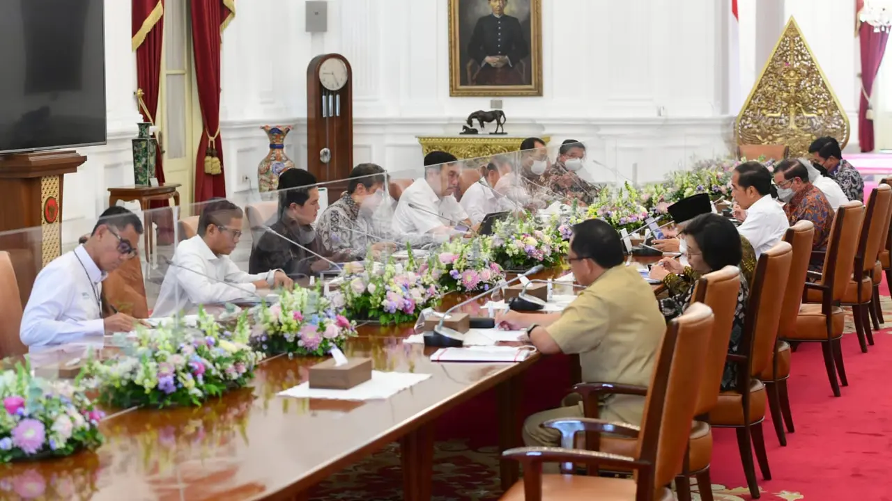 Rapat terbatas yang dipimpin Presiden Joko Widodo di Istana Merdeka, Jakarta, Selasa (31/1/2023). Salah satunya membahas harga beras.