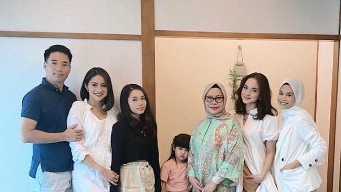 Ririn Ekawati dan Ibunda (Sumber: Instagram/ririnekawati)
