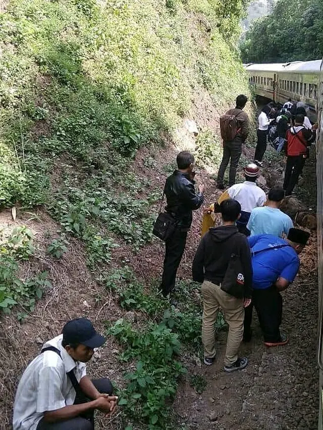 KA Serayu anjlok