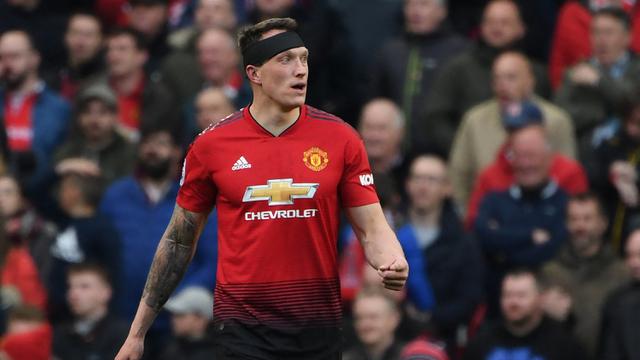 FOTO: 5 Pemain yang Kemungkinan Dilepas Manchester United Musim Depan - Phil Jones