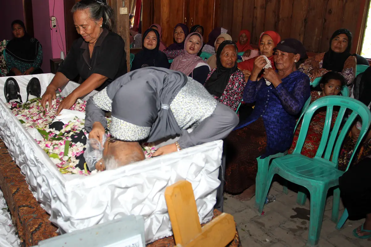 Peringati 7 Hari Kematian Mbah Gotho, Keluarga Gelar Sedekahan