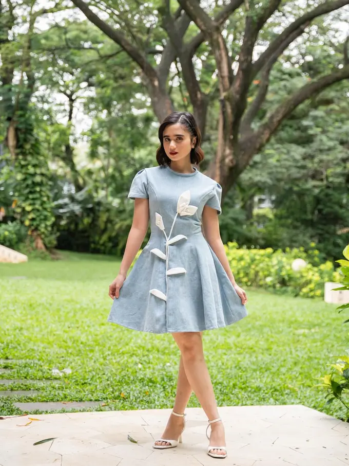 Biasa Tampil dengan Rambut Sebahu, Gaya Tissa Biani dengan Rambut Pendek Menandai Short Hair Era