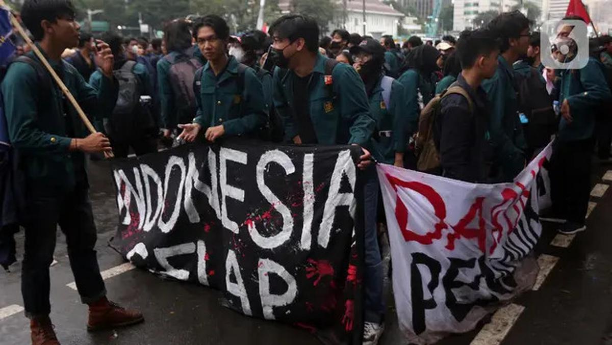 Indonesia Gelap, BEM SI Berunjuk Rasa di Patung Kuda Jakarta