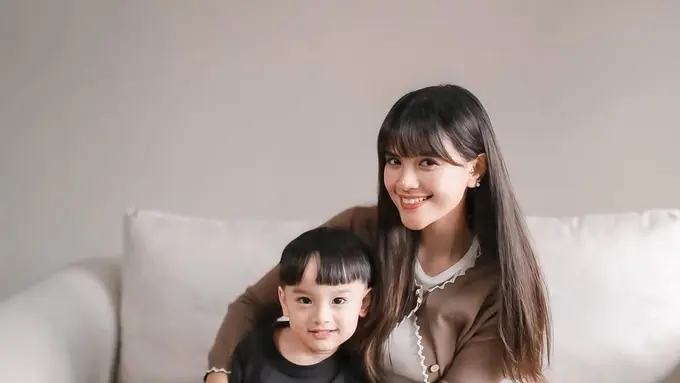 Penampilan Audi Marissa sebagai seorang ibu muda. [@audimarissa]