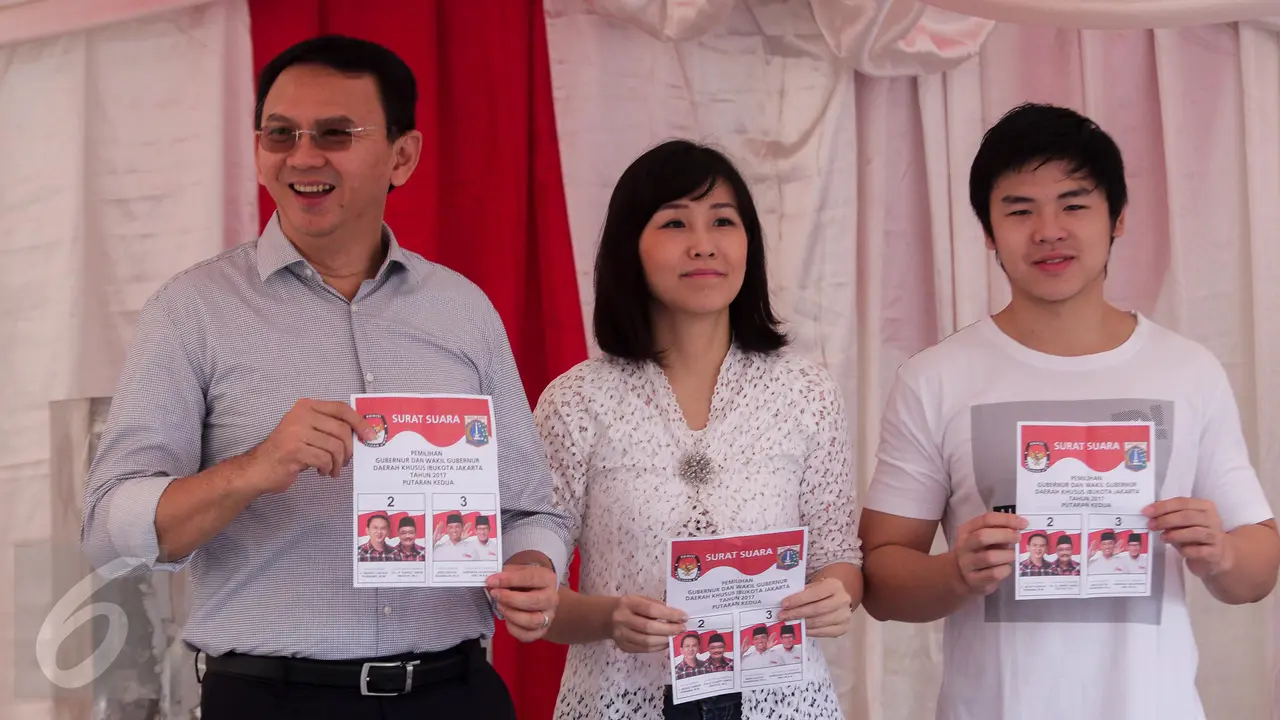 20170419-Ahok Nyoblos Bareng Keluarga di TPS 54-Fanani