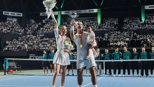 Potret Enzy Storia yang menang saat bermain Tiba-Tiba Tenis.