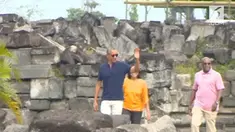 Mantan Presiden AS, Barack Obama mengunjungi Candi Prambanan yang menjadi salah satu lokasi tujuan selama kunjungannya di Indonesia.