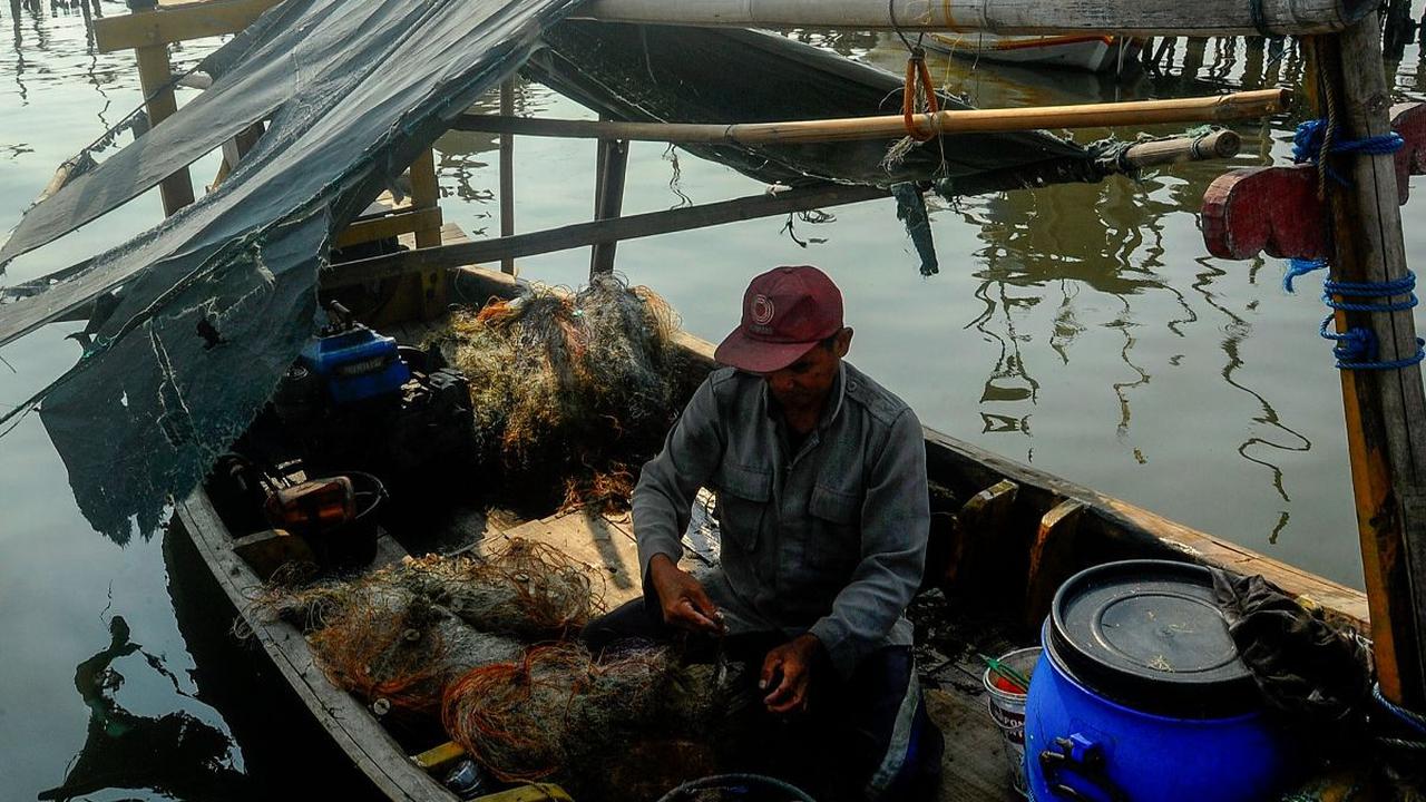 Pendapatan tersebut belum dipotong dengan bahan bakar minyak solar dan biaya jaring atau jala jika rusak.