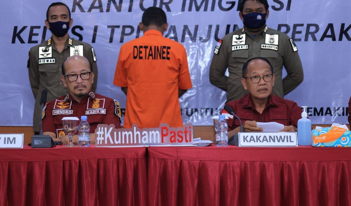 Kepala Kanwil Kemenkumham Jatim, Imam Jauhari mengatakan, penangkapan HBR berawal dari laporan masyarakat.