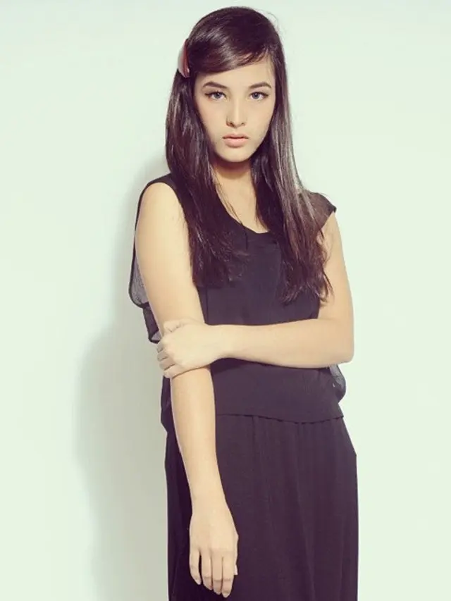 [Bintang] Berawal dari Kontes Modelling Majalah, Gaya Chelsea Islan dan Vanesha Prescilla Ini Semakin Modern Kekinian