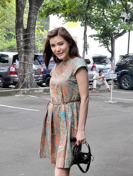 Bersama dengan 70 juri lain, ia memilih beberapa film yang akan dijagokan. Bahkan, tahun lalu saat menjadi juri ia membuat laporan lengkap yang harus dipertanggung jawabkan. (Nurwahyunan/Bintang.com)