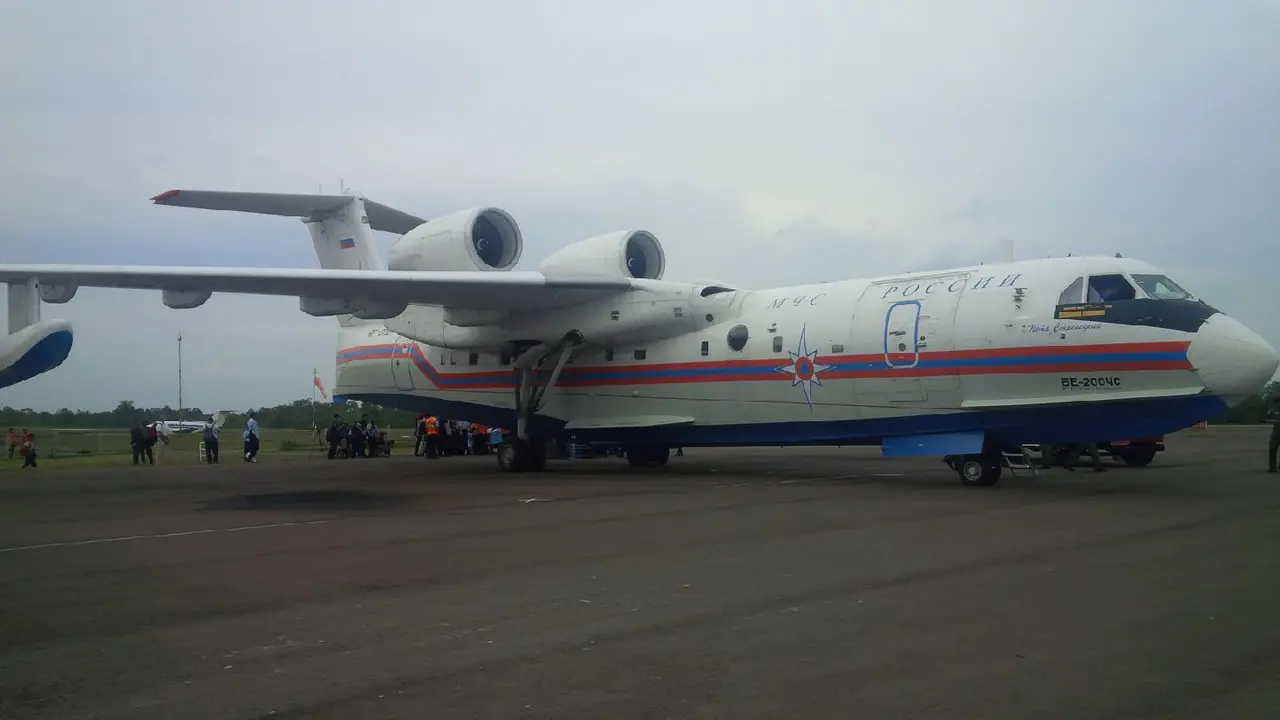 Pesawat amfibi Beriev Be-200 Rusia 