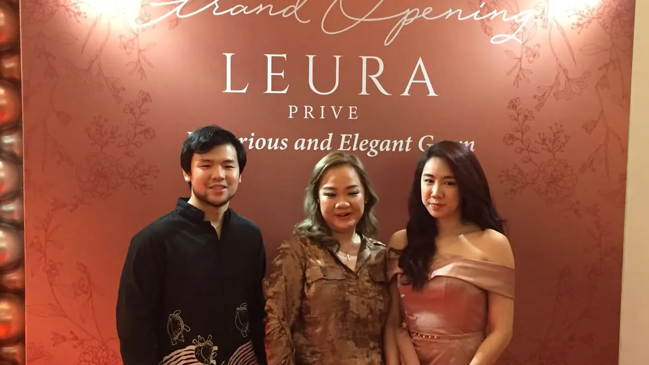 Nicholas Sean bersama desainer Vivi
