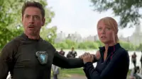 Robert Downey Jr dan Gwyneth Paltrow dalam salah satu adegan Avengers: Infinity War. (Marvel Studios)
