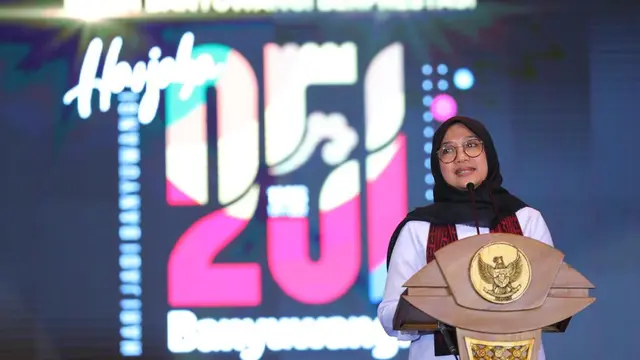 Bupati Banyuwangi Ipuk Fiestiandani, memberikan arahan dalam malam puncak Harjaba ke -251 (Istimewa)
