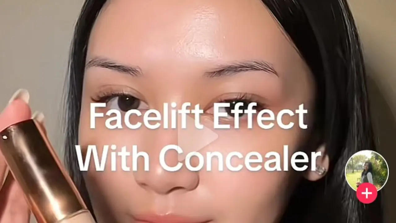 Tutorial facelift Make Up. (foto: TikTok/kehlaniaa).
