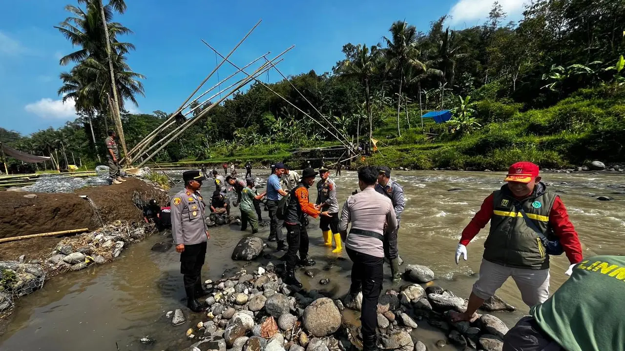 Pembangunan jembatan.