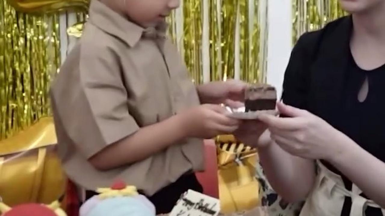 6 Potret Ultah Kale Anak Arumi Bachsin, Kena Prank Dapat Kado Barongsai Berujung Nangis