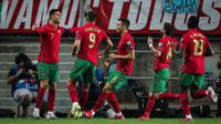 Cristiano Ronaldo berhasil mengukir hattrick saat Timnas Portugal menang 5-0 atas Luksemburg pada laga ketujuh kualifikasi Piala Dunia 2022 zona Eropa di Estadio Algarve, Faro/Loule, Rabu (13/10/2021) pagi WIB. (AFP/Carlos Costa)
