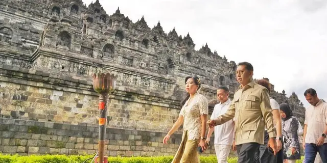 Menbud Fadli Zon Kunjungi Candi Borobudur, Tinjau Kesiapan Perayaan Waisak 2025