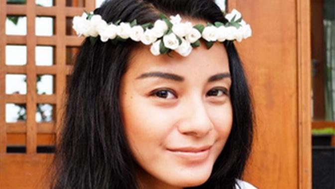 Kirana Larasati Pamer Foto Hamil  dan Tato  di Bawah Perut  