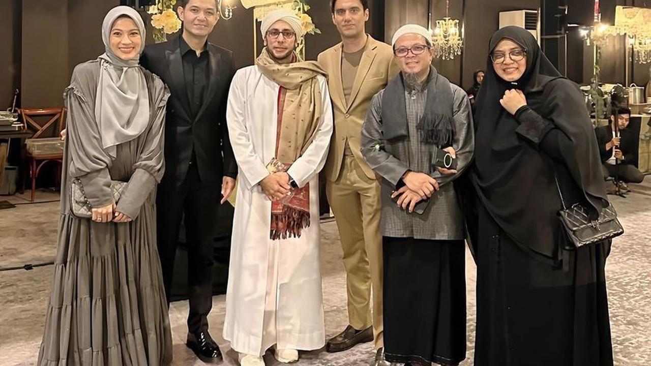 Dude Herlino dan Istri