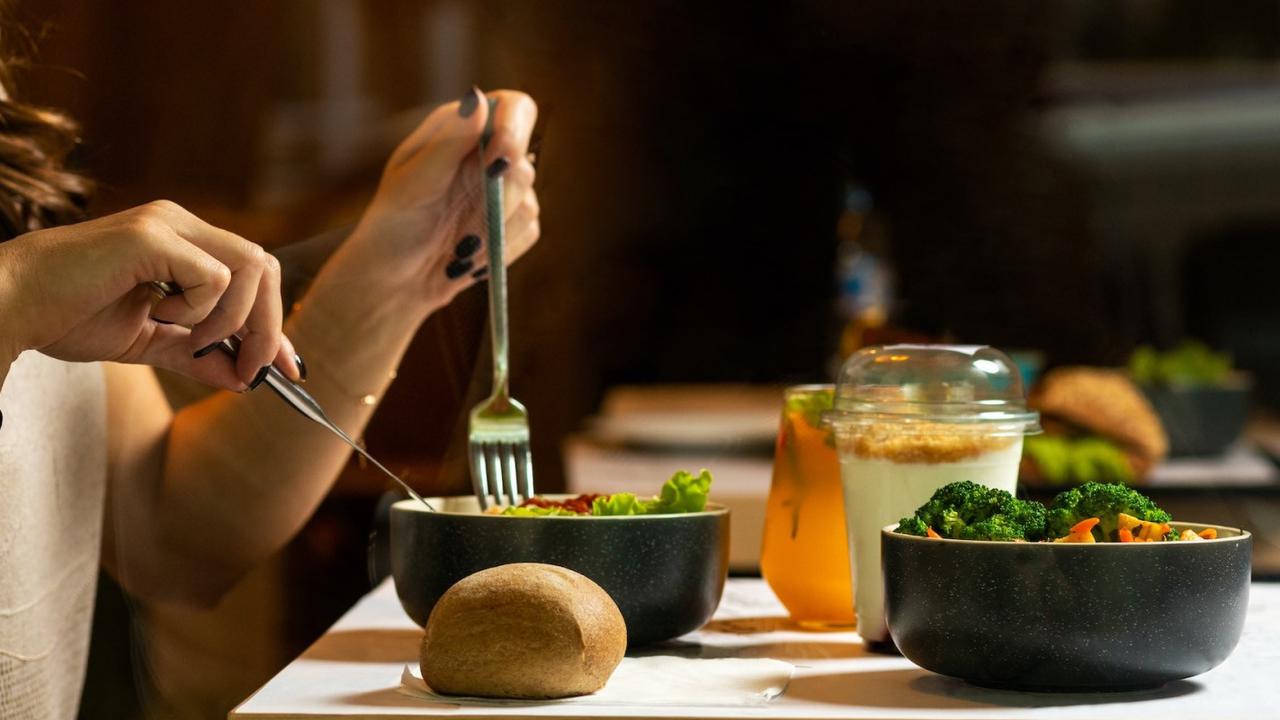 10 Makanan untuk Menurunkan Kolesterol dan Asam Urat, Solusi Alami untuk Kesehatan Optimal