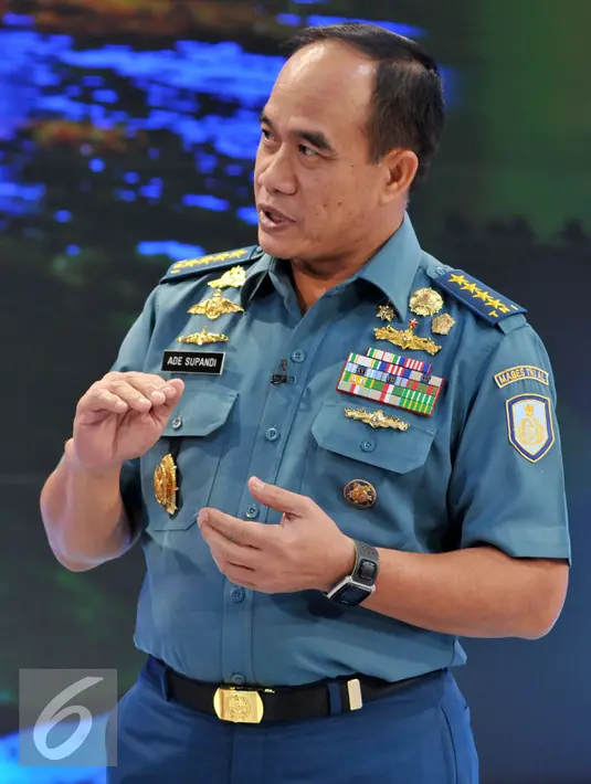 KSAL Laksamana TNI Ade Supandi saat melakukan kunjungan ke  SCTV Tower, Jakarta, Selasa (7/7/2015).  Kunjungan KASAL untuk koordinasi Program Save Our Littoral Life serta Sail Tomini 2015. (Liputan6.com/Andrian M Tunay)