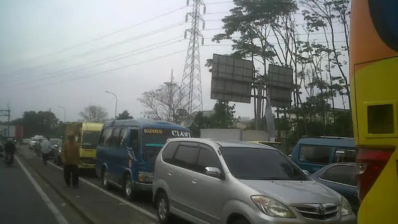 Lalu Lintas Ciawi-Sukabumi dari Jakarta Mengular 2 Km