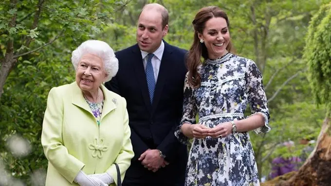 Ratu Elizabeth II, Pangeran William, dan Kate Middleton