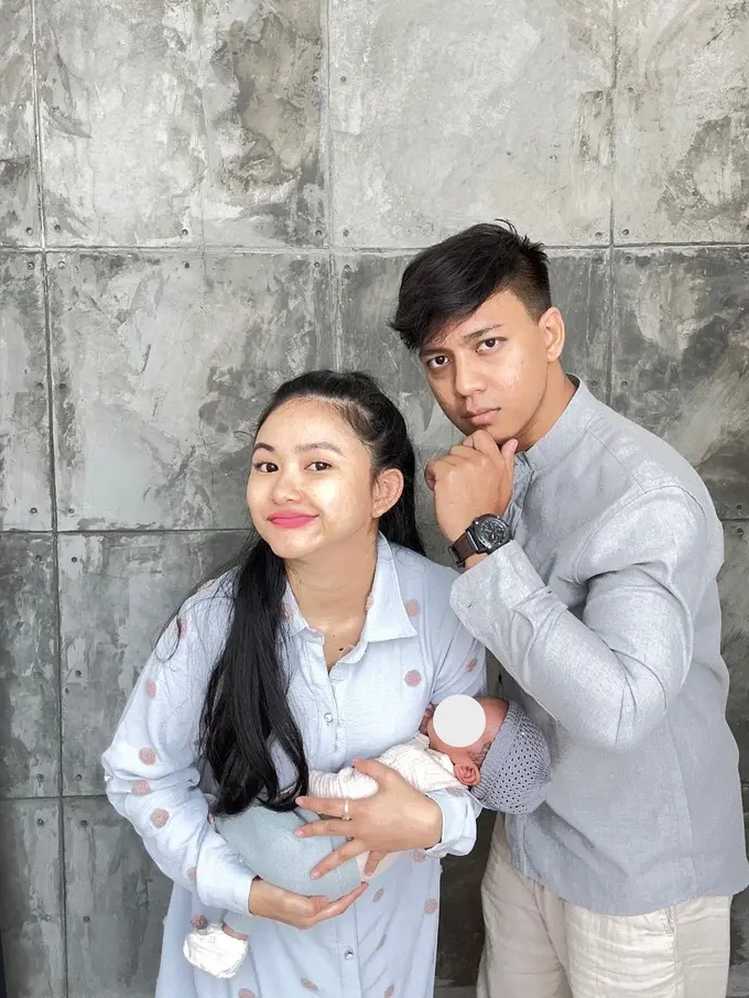 Pesona Adinda Azani Rayakan Lebaran Pertama Bersama Anak Layaknya Gadis Berumur 17 Tahun