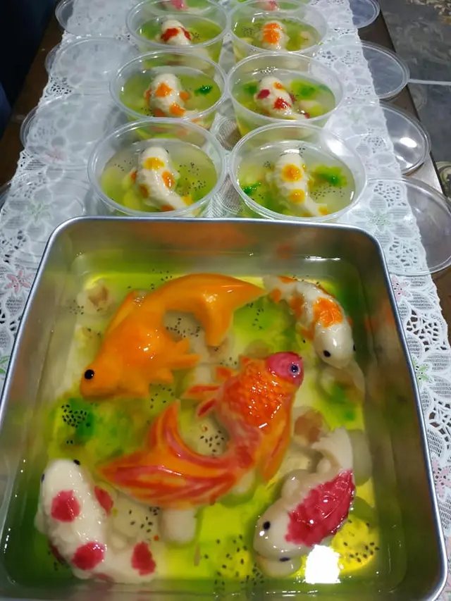 Kreativitas Seorang Ibu Membuat Jelly Ikan Koi Realistis.