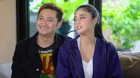 Dewi Perssik dan Angga Wijaya saat tampil di Seribu Kali Cinta The Series