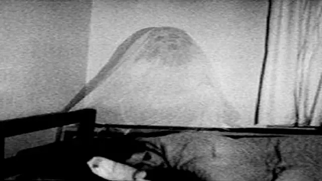 Ilustrasi Hantu di Kamar Tidur