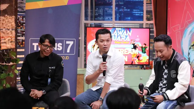 Rigen Rakelna, Marshel Widianto dan Indra Jegel akan bertanding melawan legenda bulu tangkis Indonesia, Taufik Hidayat.