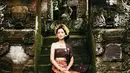 Sarah juga pernah unggah potretnya dalam balutan Payas Kuno Bali. (Instagram/sarah_menzel).