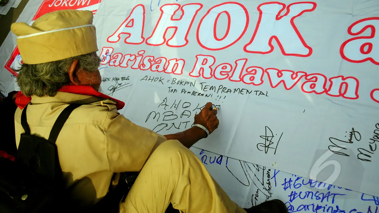 Aksi Tanda Tangan Dukung Ahok