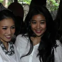 Sudah lima tahun belakangan ini, Olivia Zalianty banyak belajar seni peran di sebuah panggung teater. Kabarnya, tahun ini ia akan bermain dalam sebuah film dan teater. Seperti apa sih perbedaan antara akting dalam film dan akting di atas panggung?