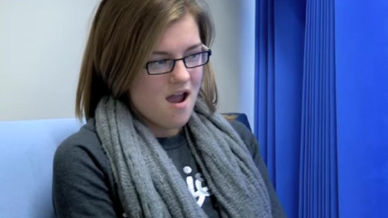 Mulut yang terus terbuka usai menguap terlalu lebar