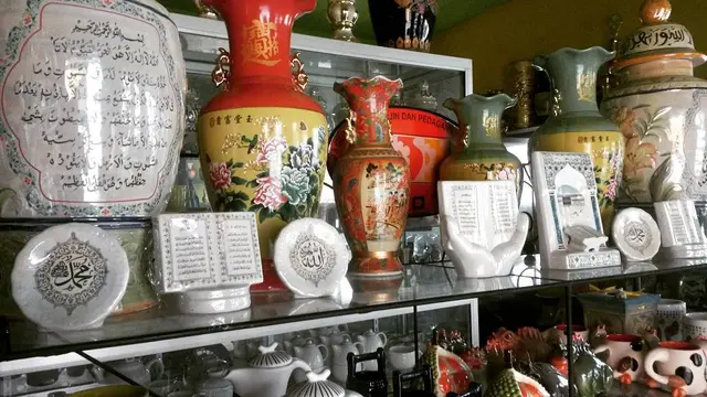 keramik dinoyo