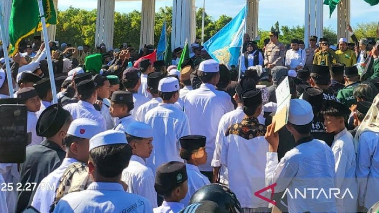 Ratusan Personel Kawal Ketat Demo Boikot Trans7 Alumni Pesantren di Situbondo, Ini Alasannya!