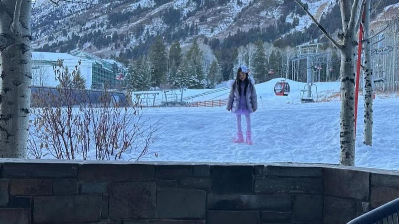 7 Potret Farah Quinn dan Keluarga Nikmati Liburan Musim Dingin, Snowboard Hingga Momen Santai!