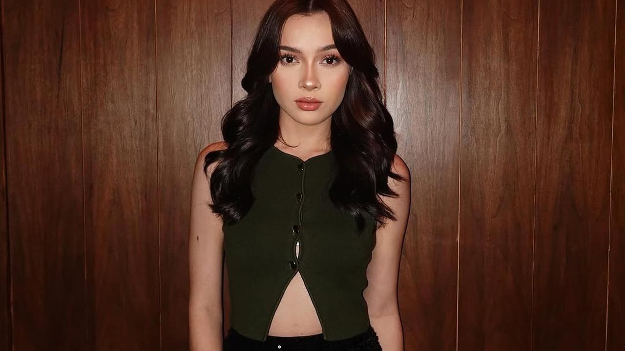 Potret Cantik Dosma Hazenbosch yang Dikabarkan Dekat dengan Rizky Nazar