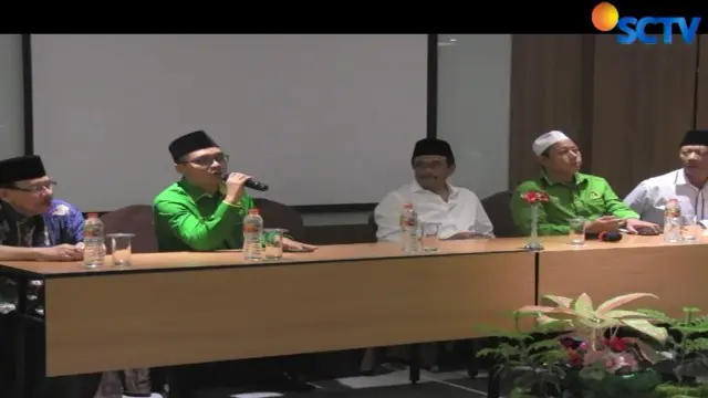 Rapat yang digelar secara tertutup dihadiri Djarot Syaiful Hidayat. Meski tidak seluruh dewan pengurus wilayah sumut tampak hadir.