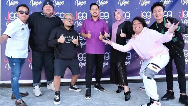 7 Gaya Terbaru Shandy Purnamasari, Crazy Rich Malang yang Kini Berhijab