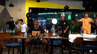 Selebrasi pemain Persib Bandung  setelah menjadi juara BRI Liga 1 2025/2025. (Tangkapan Layar Youtube Persib).